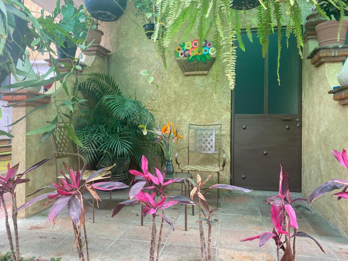 Hotel Flor De Cera Tepoztlán Esterno foto